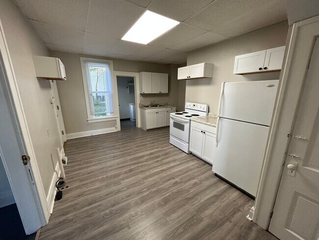 Building Photo - 636 Forest Rose Ave.