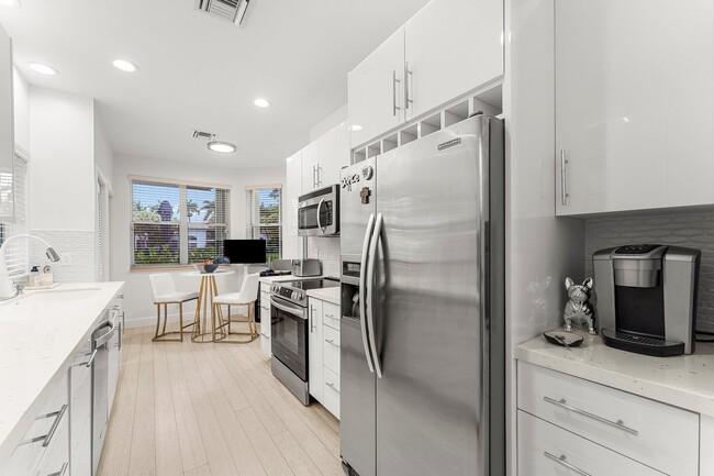 Building Photo - 2221 NW 62nd Dr