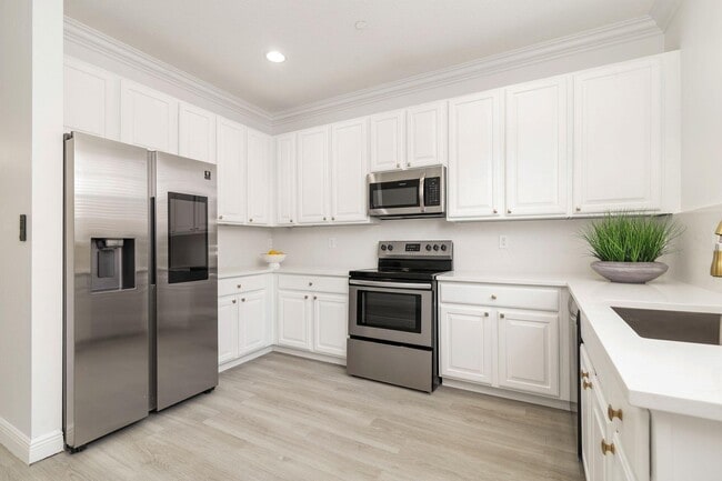 Building Photo - 2502 N Dixie Hwy