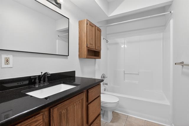 Building Photo - 5301 Tartan Cir