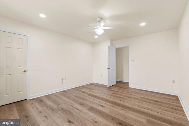 Building Photo - 1130 20th St S