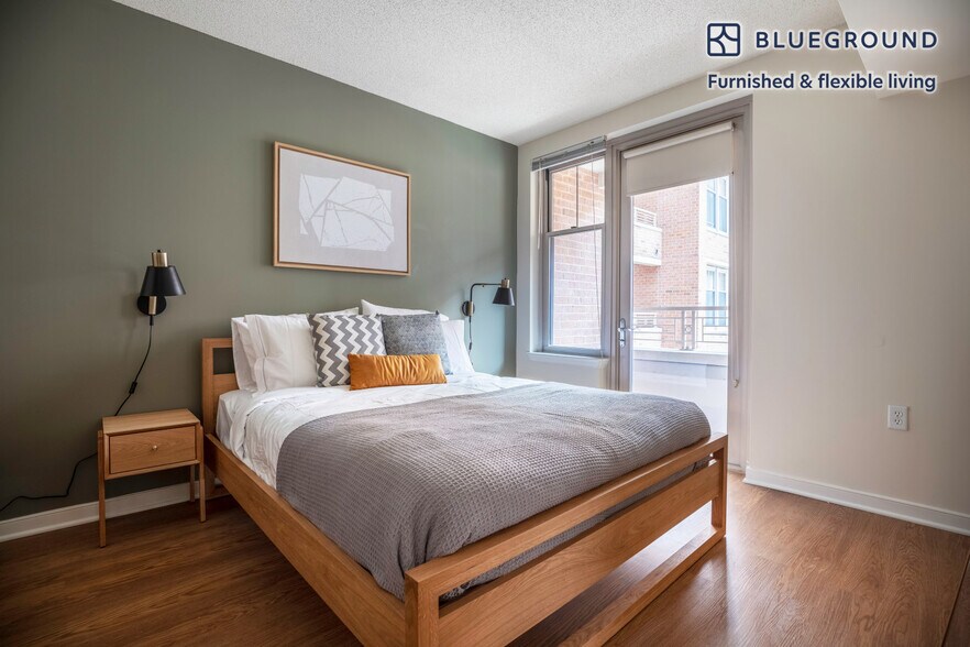 Building Photo - 2400 M St NW