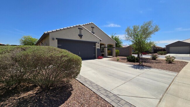 Building Photo - Beautifully updated home in Las Brisas Community of Goodyear!