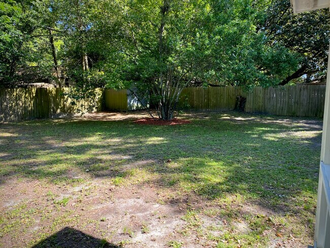 Building Photo - 420 Stonehenge Dr