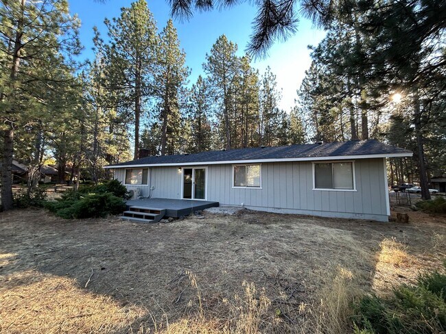 Building Photo - $750 off 1st Month's Rent!!! Charming 3bd/2ba Home!