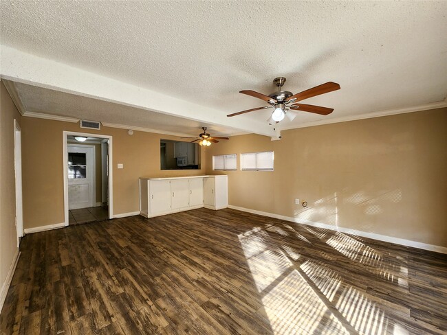 Building Photo - 1013 14th Ave N