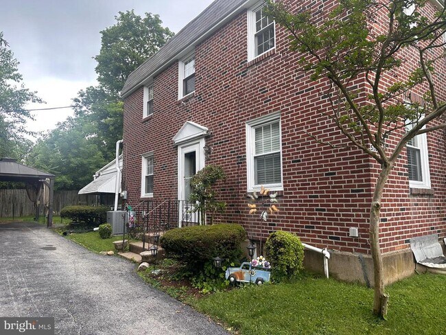 Primary Photo - 518 Gordon Ave