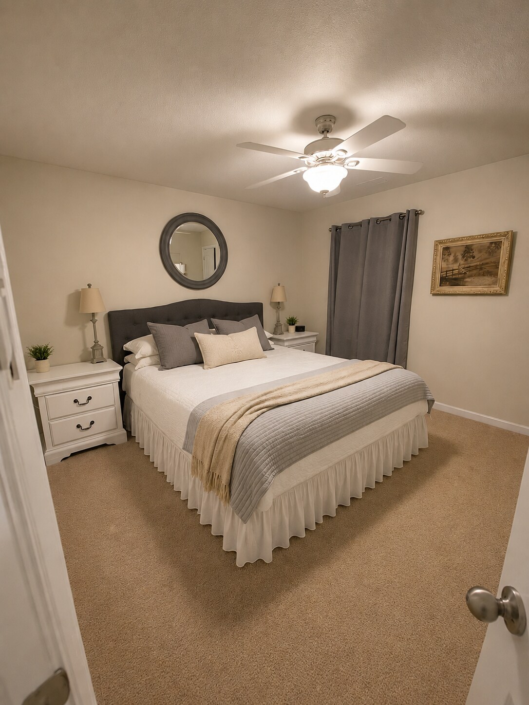 Bedroom #1 with walk-in closet and private bathroom with tub and shower - 238 Yorktown Ln