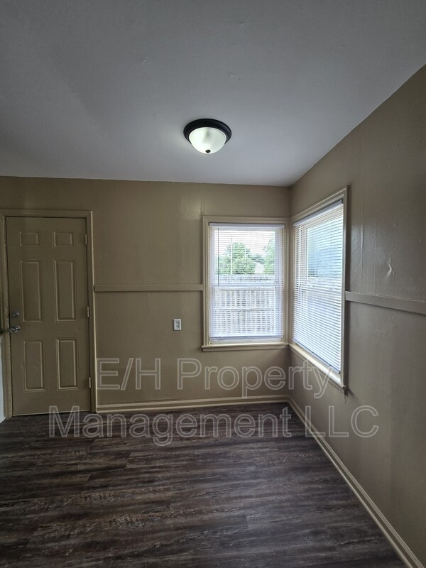 Building Photo - 1952 S Hiram St