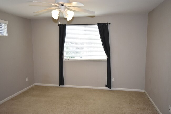 Building Photo - 1564 Blue Beaver Way