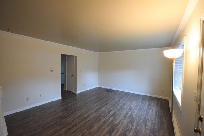 Building Photo - Brick Townhome in Park Forest!