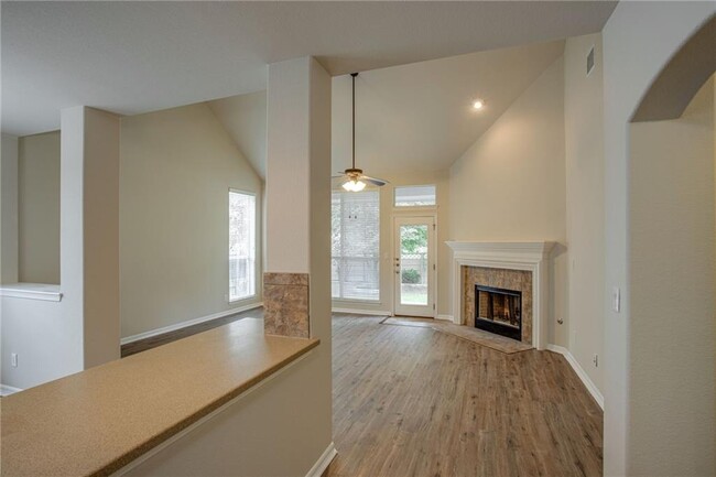 Building Photo - 811 Clear Meadow Ct