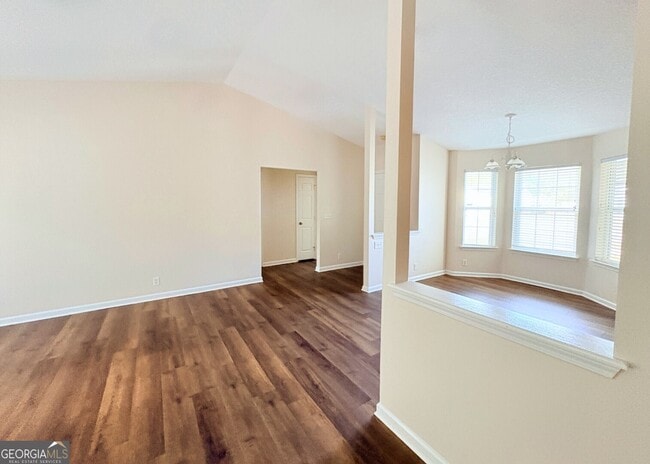 Building Photo - 102 Lake Victoria Dr