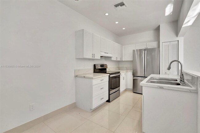 Building Photo - 1381 NW 126th Way