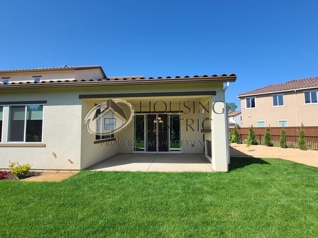 Building Photo - Exceptional Newer Construction Executive Rental in El Dorado Hills