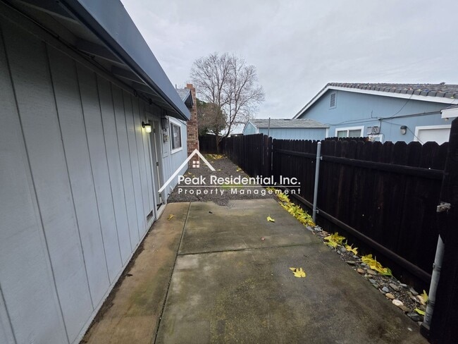 Building Photo - Charming 3bd/2ba Citrus Heights Home