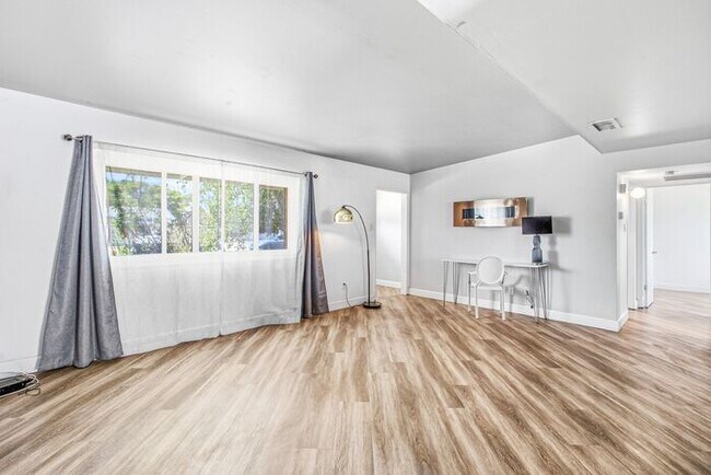 Building Photo - Remodeled 2 Bedroom Home with Charming Outdoor Space
