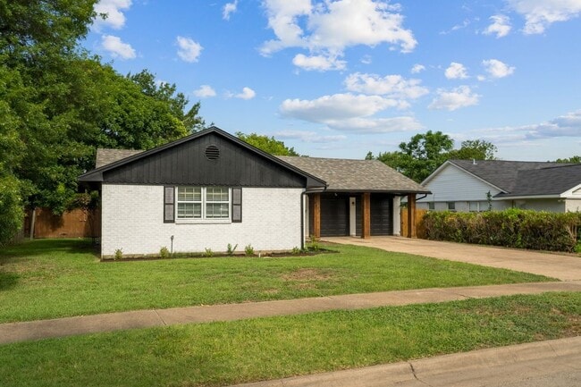 Primary Photo - 8815 Hackney Ln