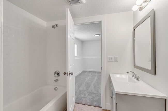 Building Photo - 4866 Gaskill Way