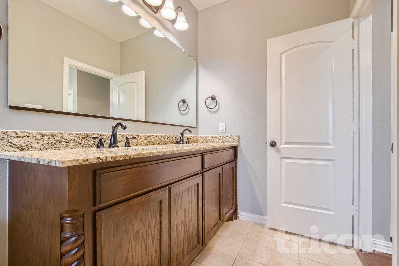 Building Photo - 1990 Timber Oaks Dr