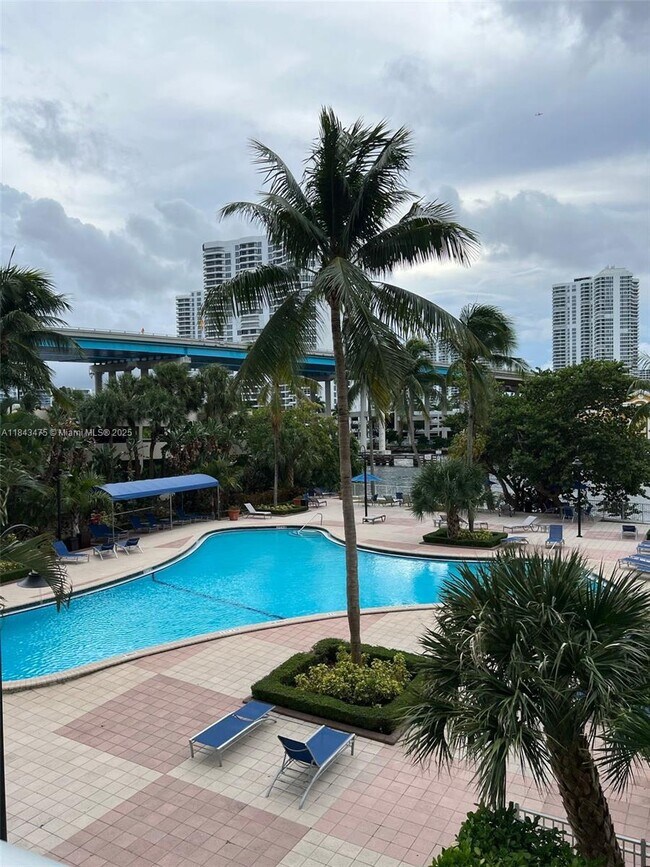 Building Photo - 19390 Collins Ave