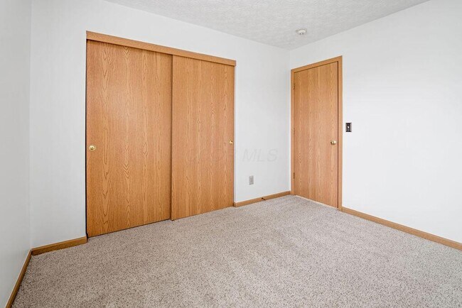 Building Photo - 2147 Shortcreek Rd