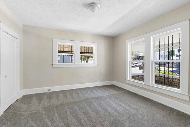 Building Photo - 4136 41st Ave N