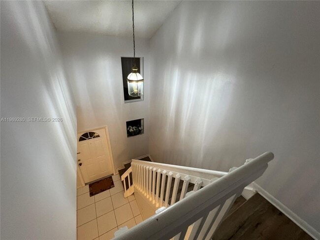 Building Photo - 543 Racquet Club Rd