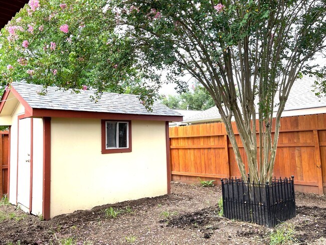 Building Photo - 1134 Somercotes Ln