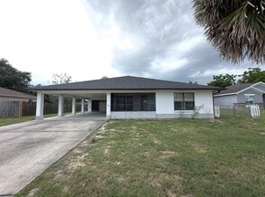 Building Photo - Large 2 Bedroom PSJ