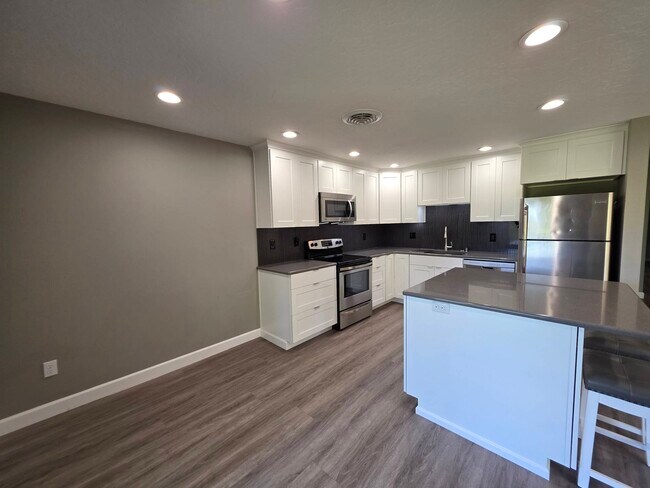Building Photo - 303 Gage Blvd