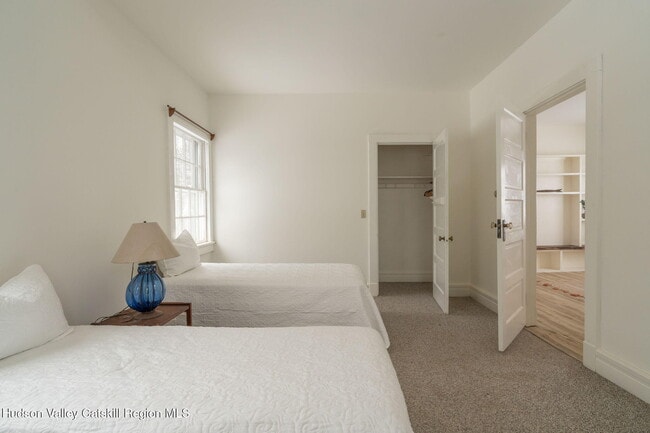 Building Photo - 56 Willowdale Farm Rd