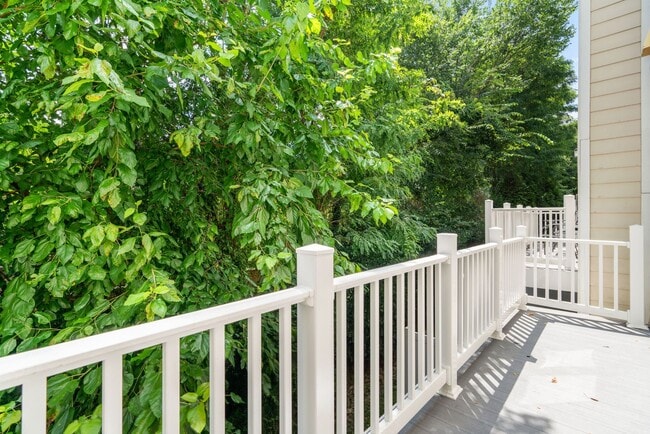 Building Photo - 3 Bedroom 3.5 Bathroom - Wheaton Townhouse...