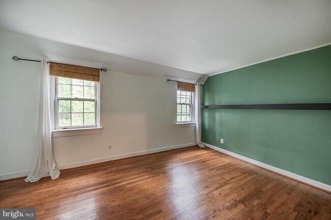 Building Photo - 1501 S Edgewood St