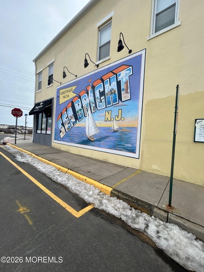 Building Photo - 2 Peninsula Ave