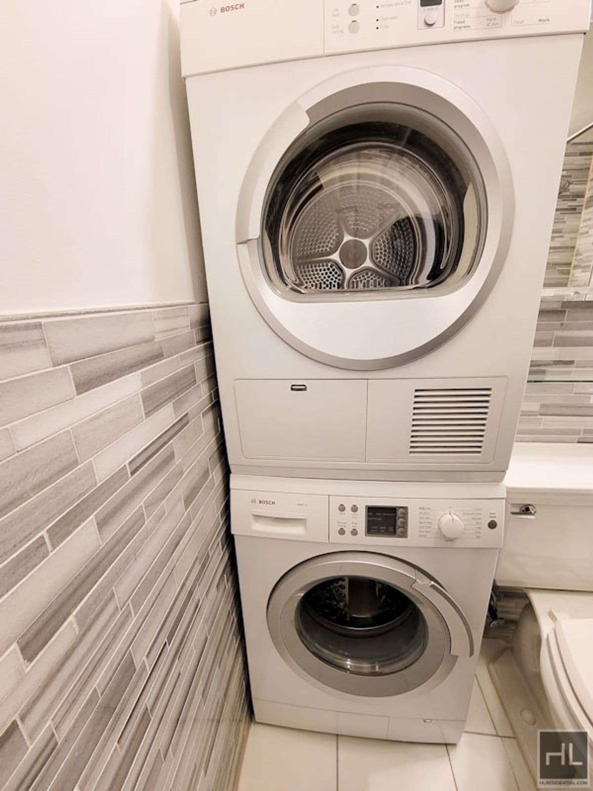 Building Photo - E 26TH ST.