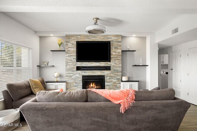 Building Photo - 7328 Corona Del Sol Dr