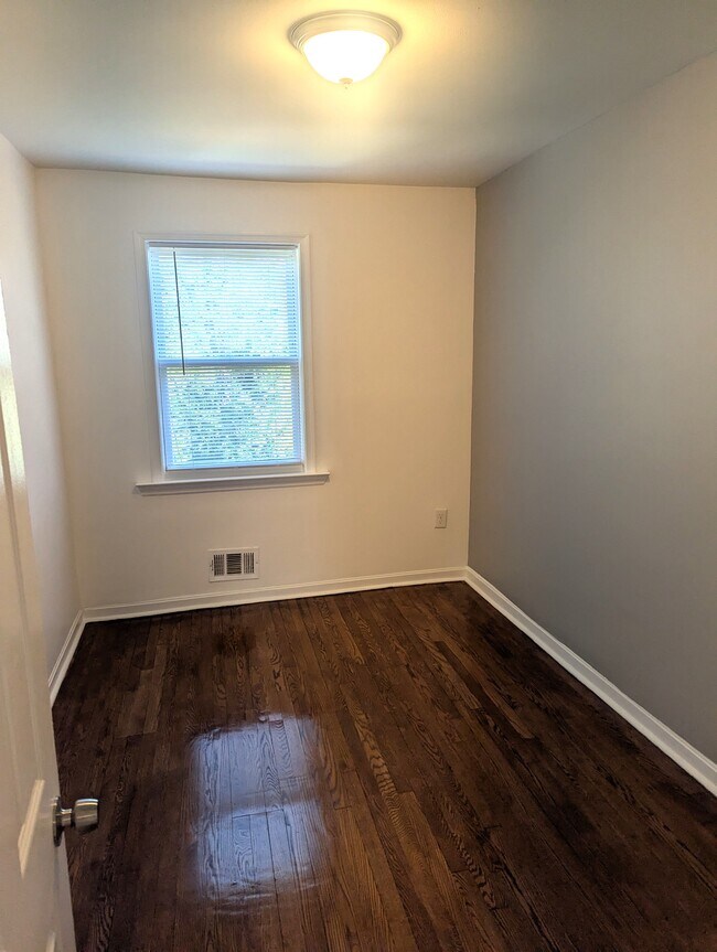 Building Photo - 2502 Park Heights Terrace