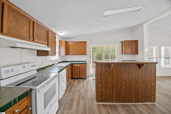 Building Photo - 296 Fish Camp Rd