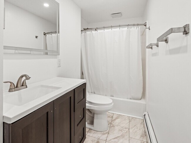 Building Photo - 38 Hilda St