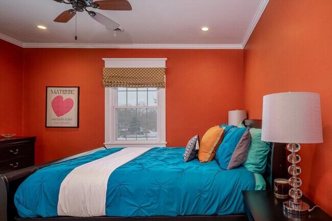 Building Photo - 10 N Pistakee Lake Rd