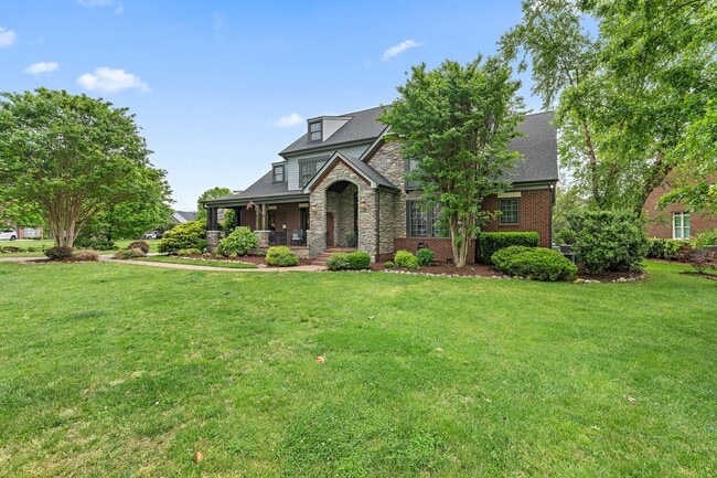 Building Photo - 298 Gillette Dr