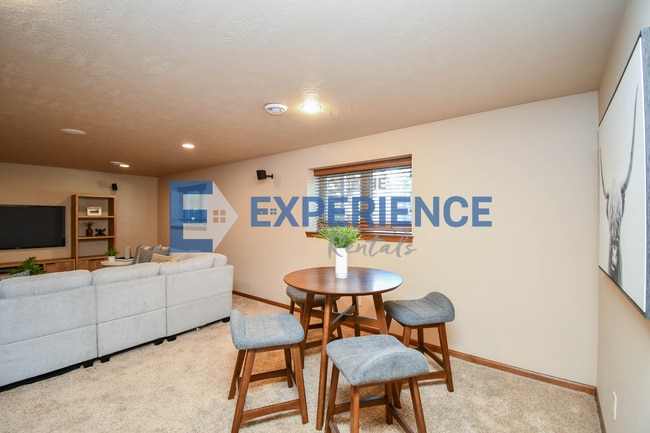 Building Photo - 3908 W 89th St
