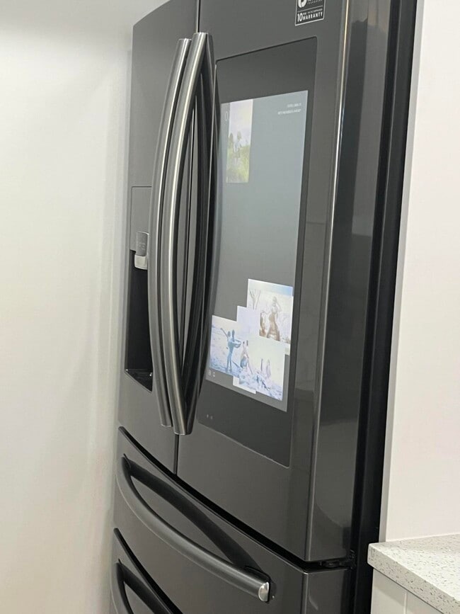 Building Photo - 2110 Sherwood Forest Blvd