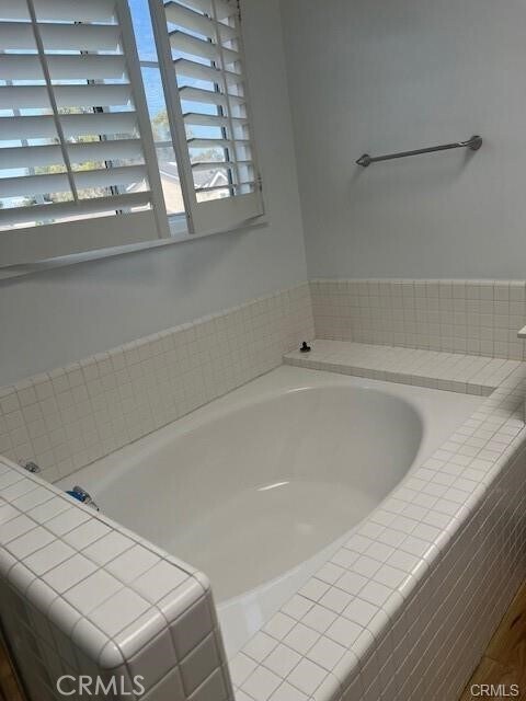 Building Photo - 2300 Maple Ave