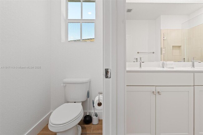 Building Photo - 210 SW 170th Ave