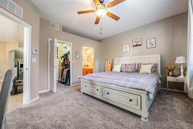 Building Photo - 1827 Hammocks Ave