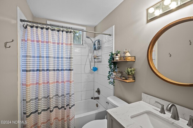 Building Photo - 5603 Gold Ct