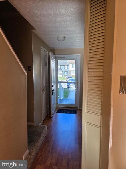 Building Photo - 8530 Castlemill Cir