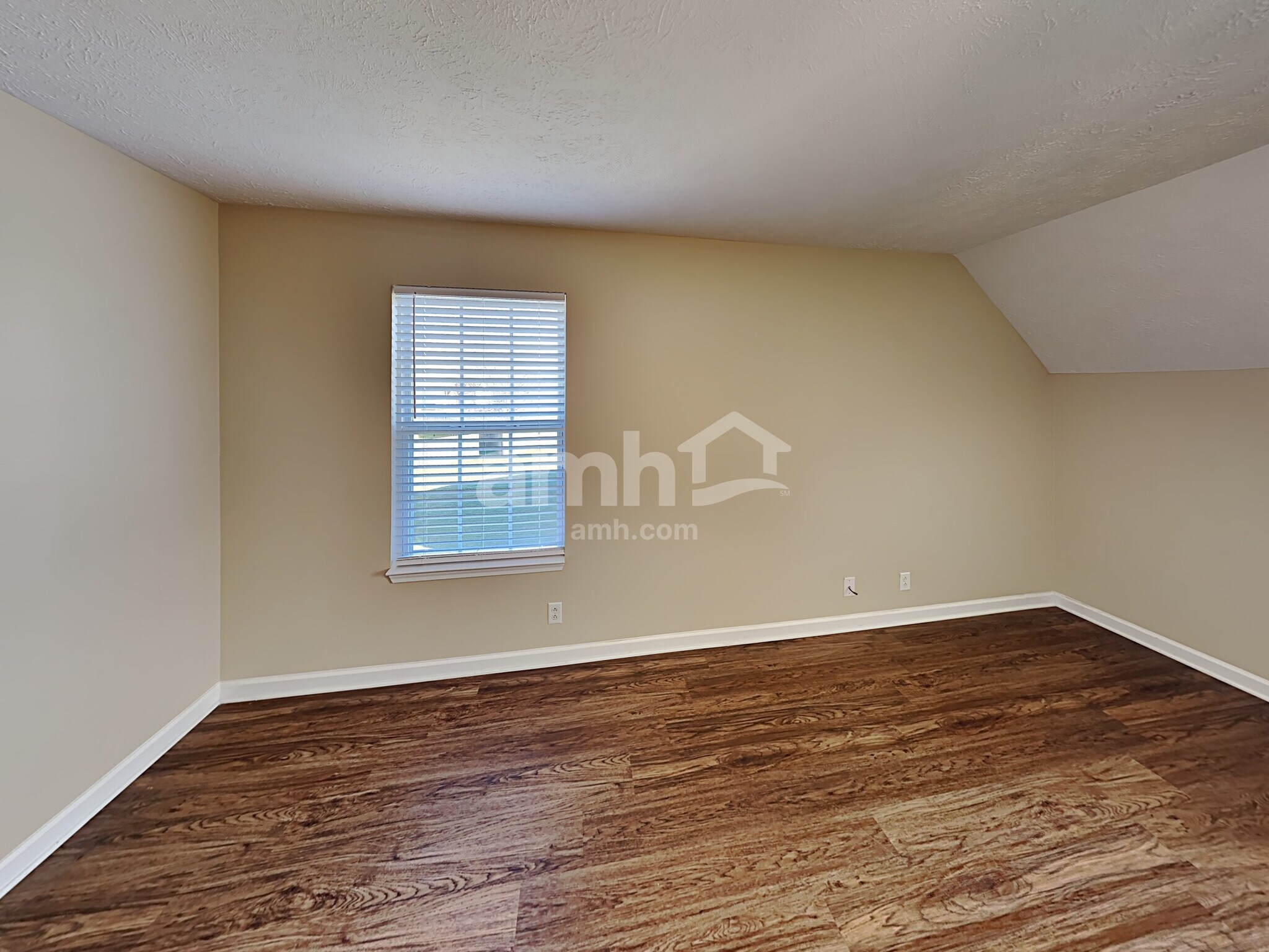 Building Photo - 3044 Donard Ct